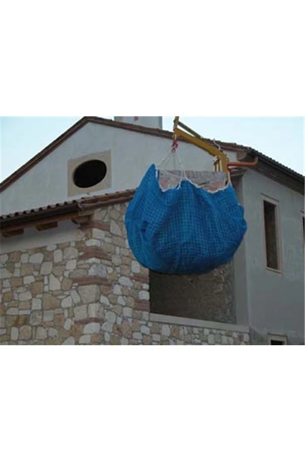 Crane Forks 2 Tonne, Adjustable Self Balancing. 3 Crane Forks 2 Tonne, Adjustable Self Balancing.