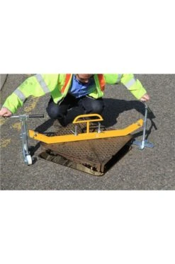 Handylift Swinger Manhole Cover Lifter -Router Shop handylift swinger manhole cover lifter 3
