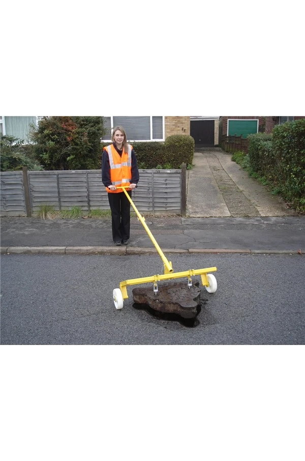 Handylift Wheeler Manhole Cover Lifter 4 Handylift Wheeler Manhole Cover Lifter - Image 2
